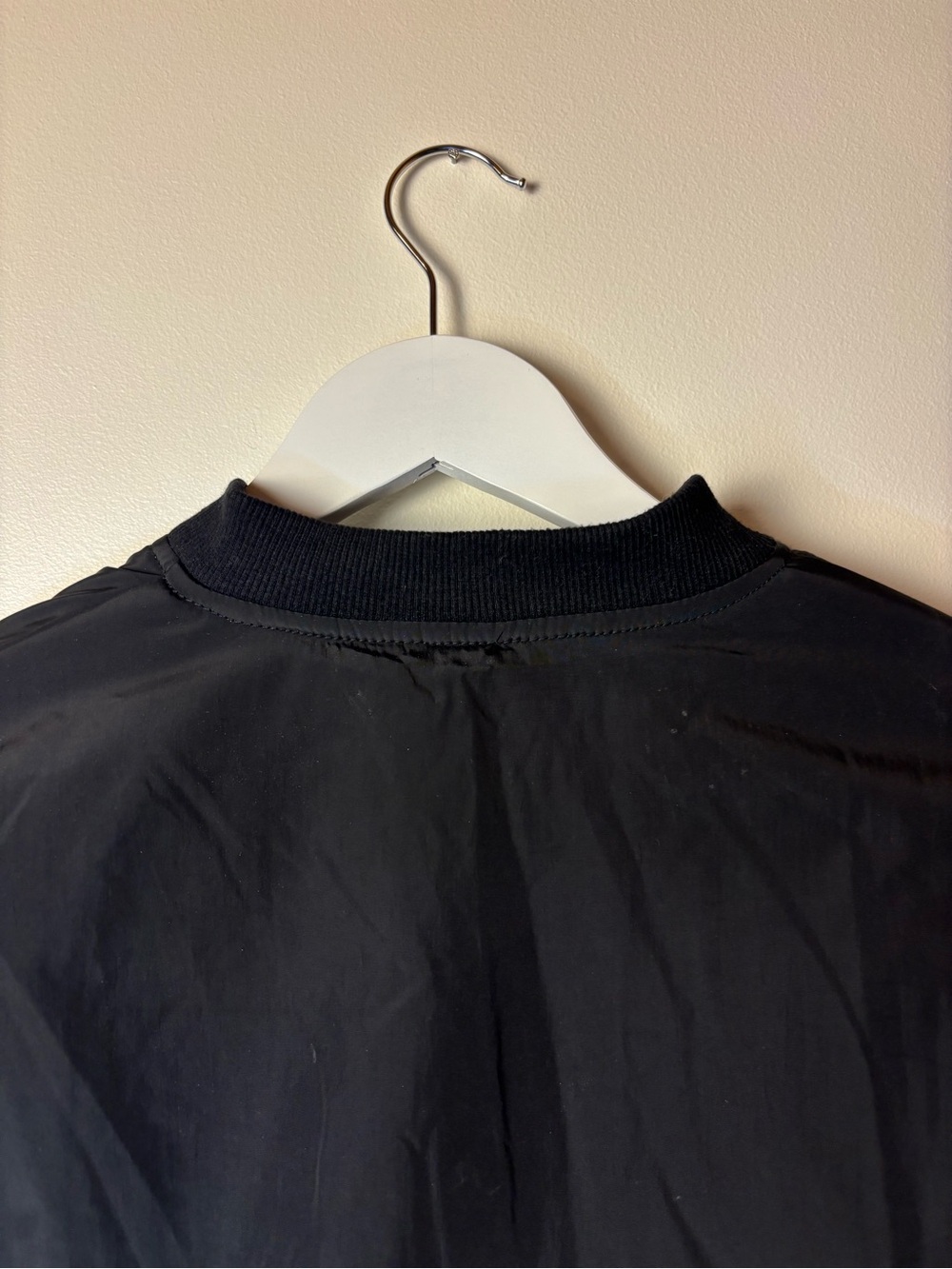 Shop Michelle Vintage Ruffle Shoulder Bomber Jacket - Black, size small - Picture 10 of 13
